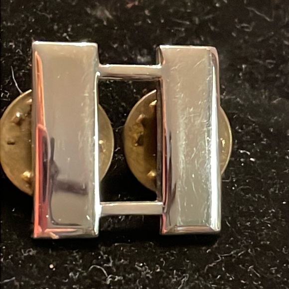 Vintage 0.75” WWII US Military Army silver tone small tooth Captain bars - Picture 1 of 15